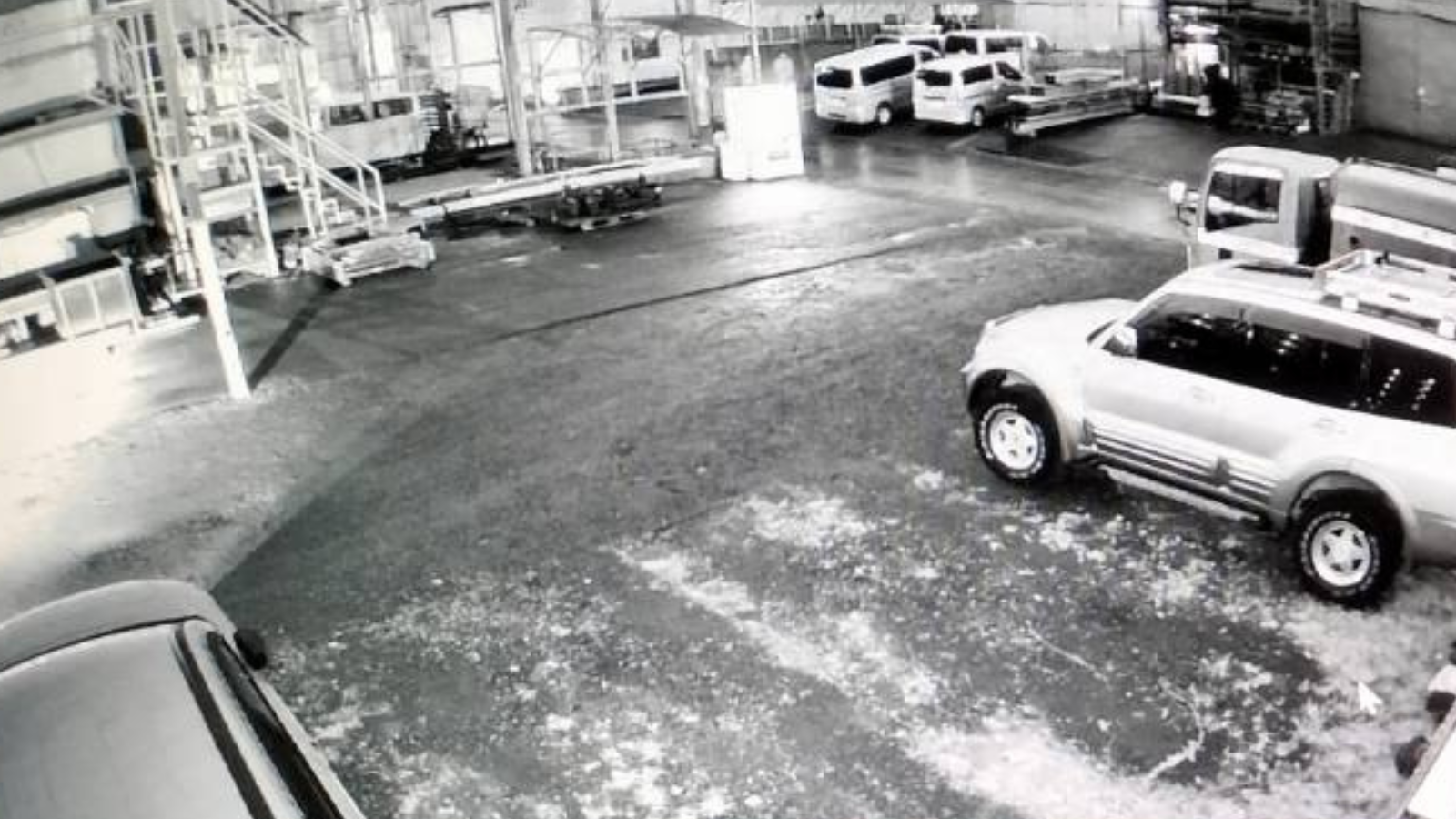 駐車場・夜間